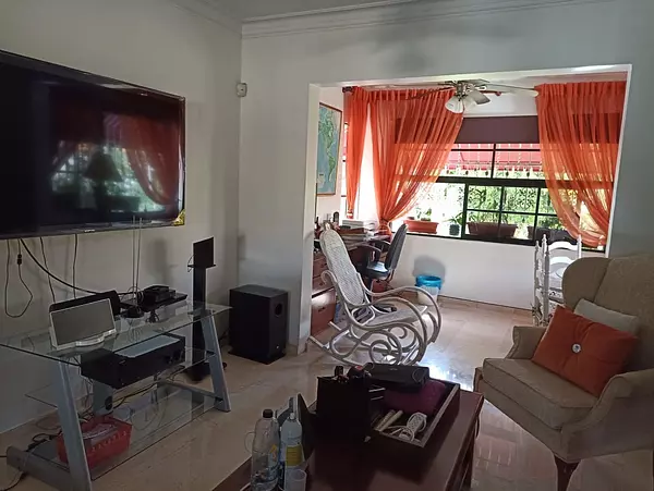 casas - Urbanización tropical, km 7 de la independencia. 

Hermosa casa con patio grande 6