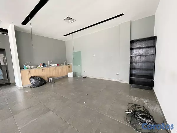 oficinas y locales comerciales - Local en Primer nivel 2