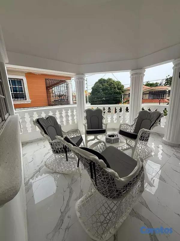 casas - Vendo casa de 4 niveles en el sector amanecer 10