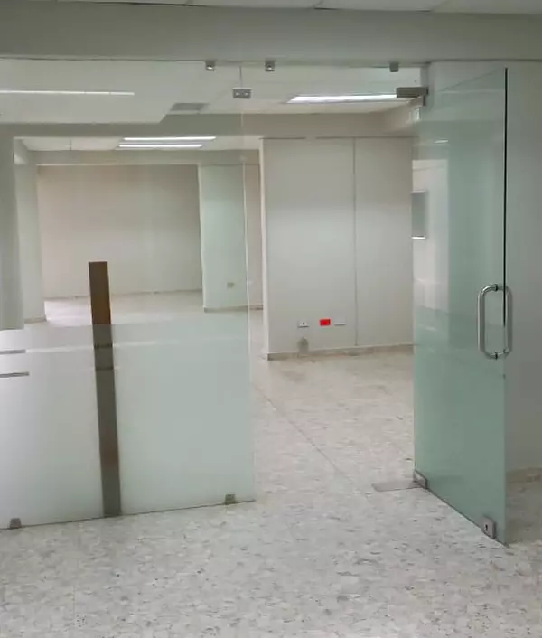oficinas y locales comerciales - Local céntrico en Naco  6