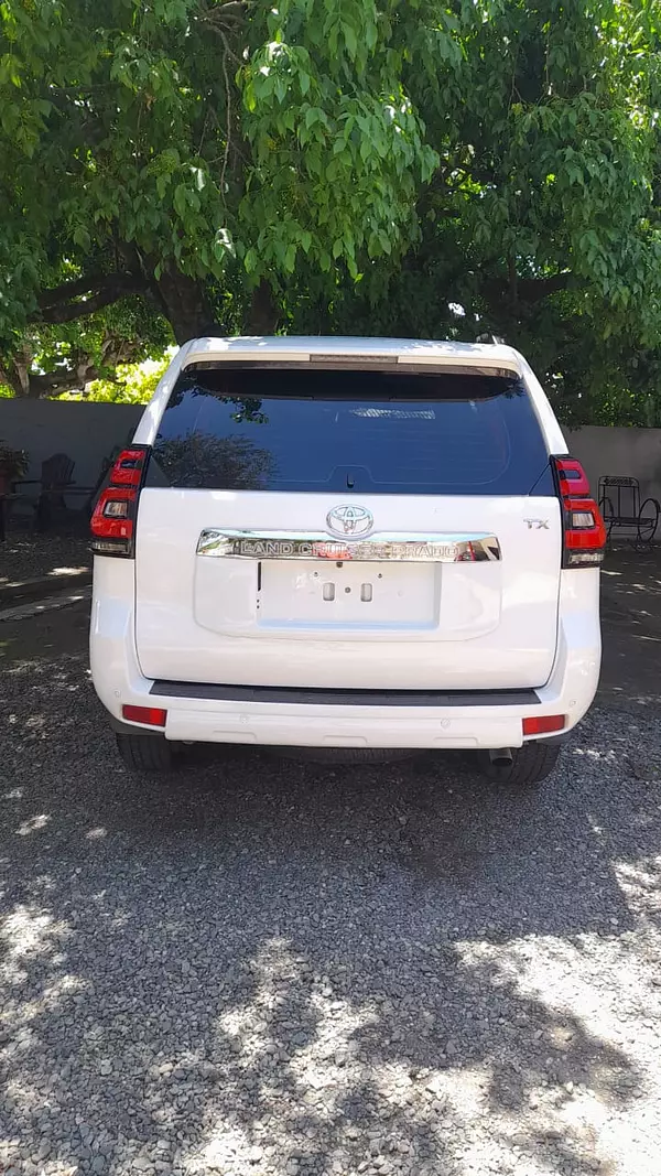 jeepetas y camionetas - Toyota land cruicer prado txl 2011 5