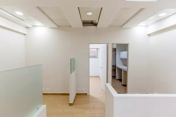 oficinas y locales comerciales - Local en Bella vista primer nivel  3