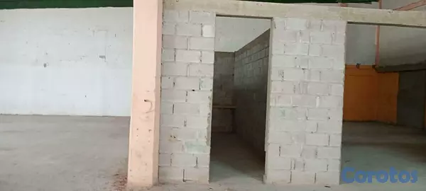 otros inmuebles - Alquilo Nave en la Av. Monumental 5