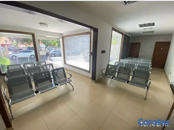 oficinas y locales comerciales - Vendo edificio en Gascue 4