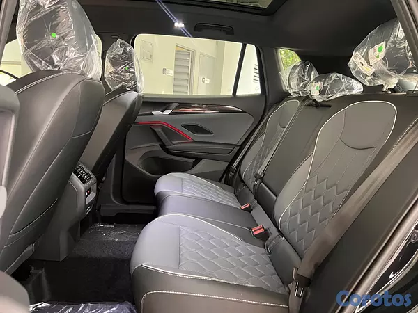 jeepetas y camionetas - Volkswagen Tiguan R Design 2026 8