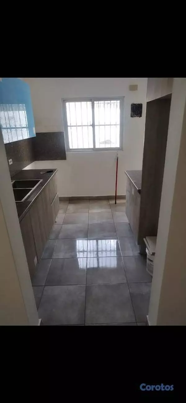 casas - Casa de 6 habitaciones en venta cerca a la Av Inde 8
