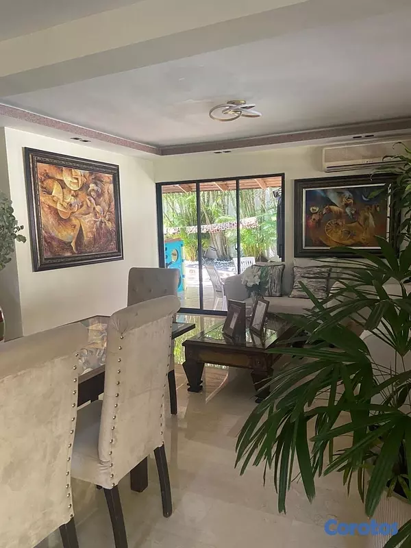 casas - venta de casa en cuesta hermosa III con piscina Distrito nacional Santo Domingo  3