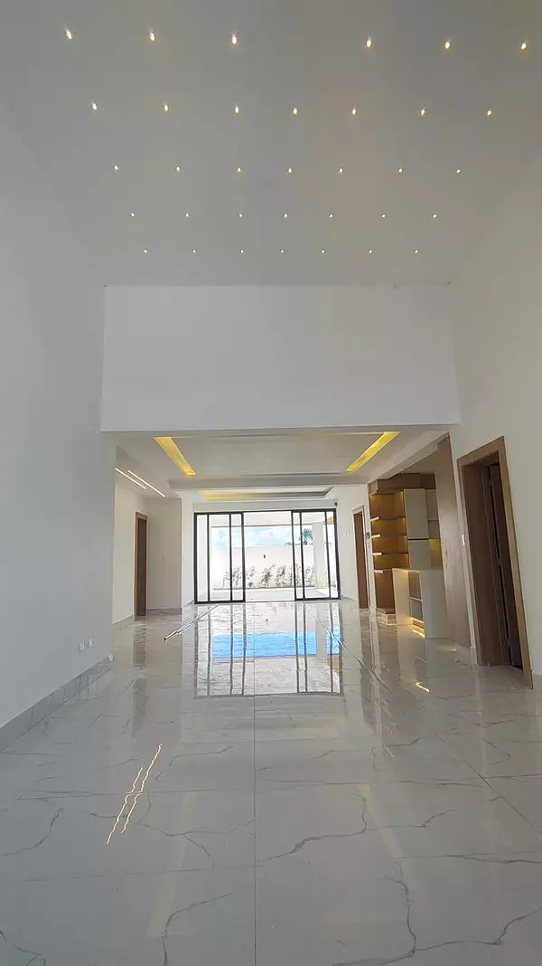 casas - Vivienda con 4 Habitaciones, Llanos de Gurabo  5