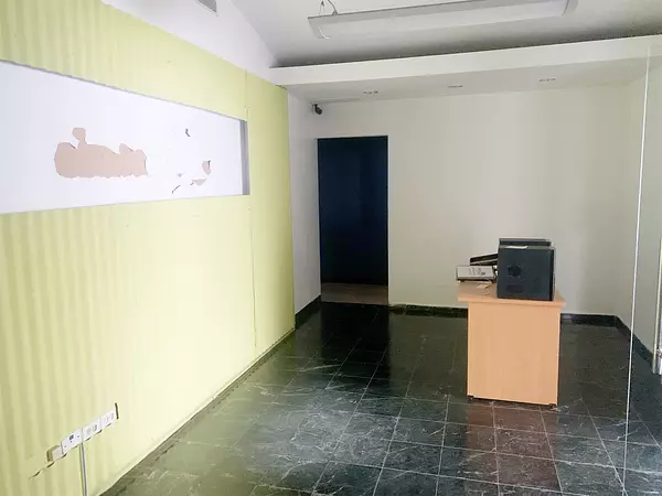 oficinas y locales comerciales - Local en naco amplio  2