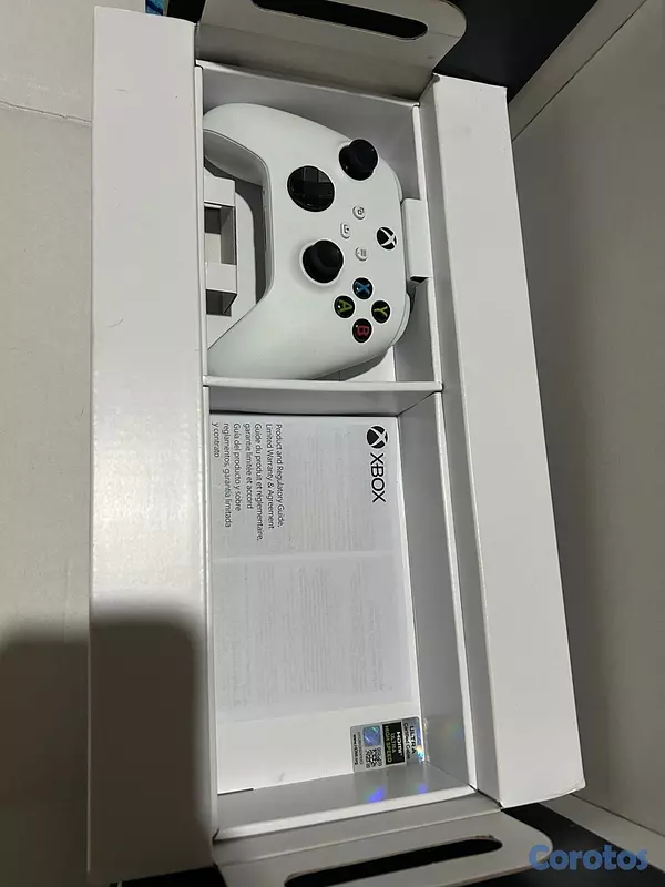 consolas y videojuegos - Solo tiene meses en uso, está como nuevo  2