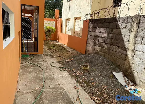 casas - Venta de casa de 2 niveles en charles de Gualle 5
