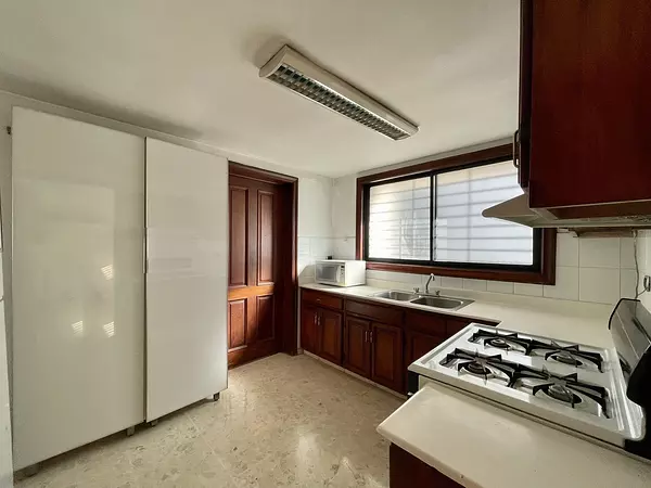 apartamentos - Alquiler Apartamento con Línea Blanca Detrás de BlueMall en Piantini 3