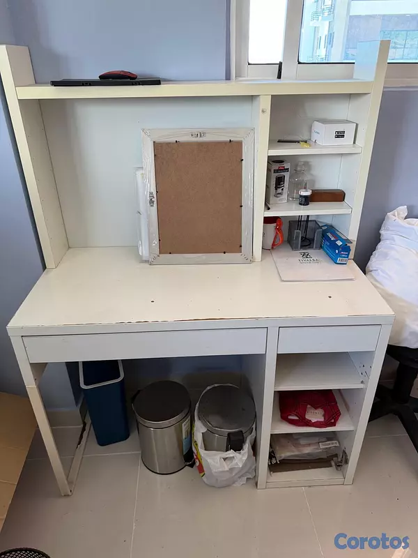 muebles y colchones - Escritorio o coqueta de IKEA  2