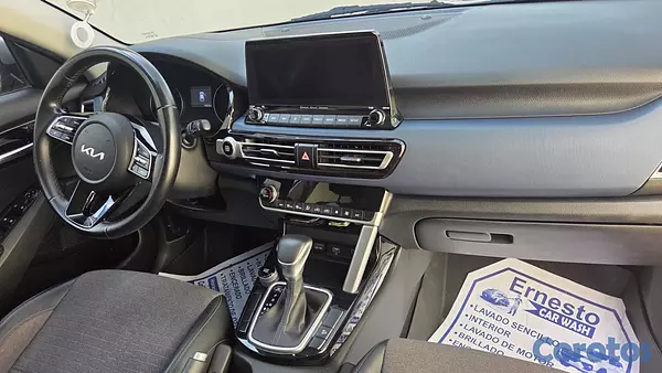 jeepetas y camionetas - Kia Seltos 2022 (Motor Doch de gasolina)  12