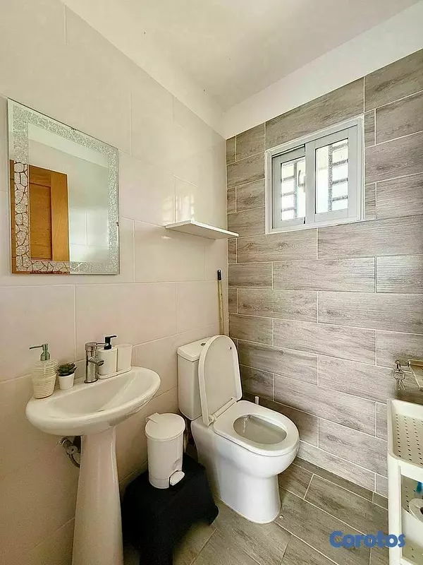 casas - Casa en alquiler con piscina  5