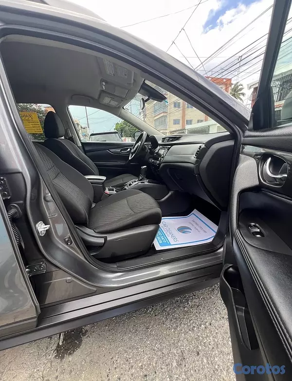 jeepetas y camionetas - Nissan Rogue S 2020 5
