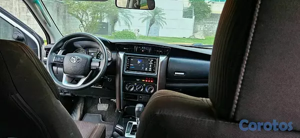jeepetas y camionetas - Toyota fortuner 2018  9