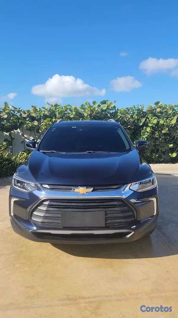 jeepetas y camionetas - Almost brand new Chevrolet tracker Premier 2023 fr 8