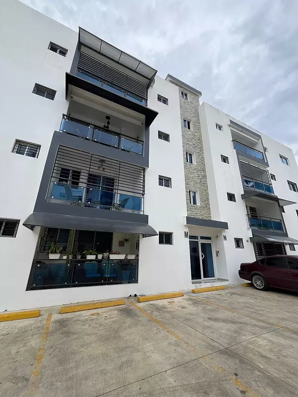 apartamentos - Hermoso Apartamento 2do Nivel en Los Alamos  1