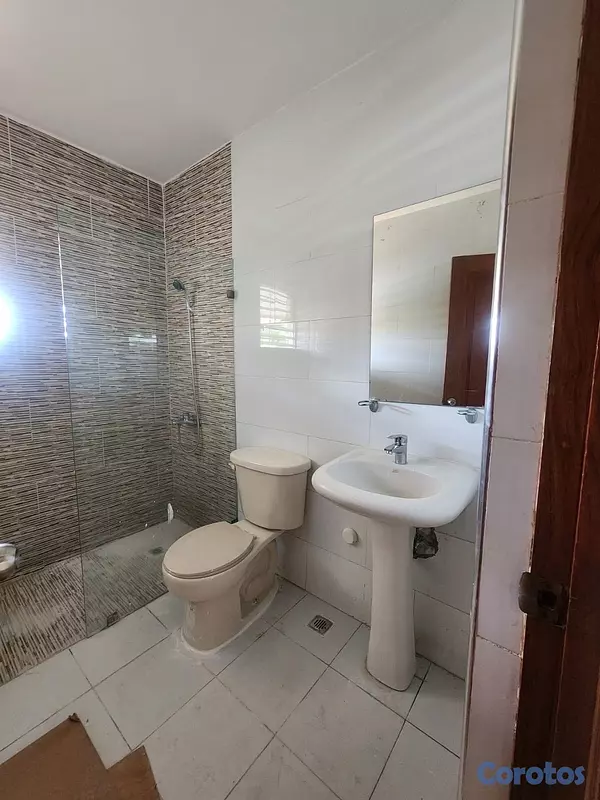 apartamentos - vendo independencia klm 9 piso 4 tres habitaciones 2.5 baños dos parqueos balcón 8