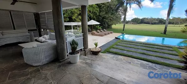 casas vacacionales y villas - Vendo hermosa y acogedora villa con vista al campo de golf con 8