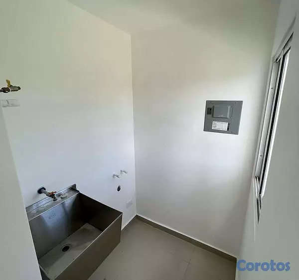 apartamentos - Apartamento Segundo Nivel en Villas Naco 6