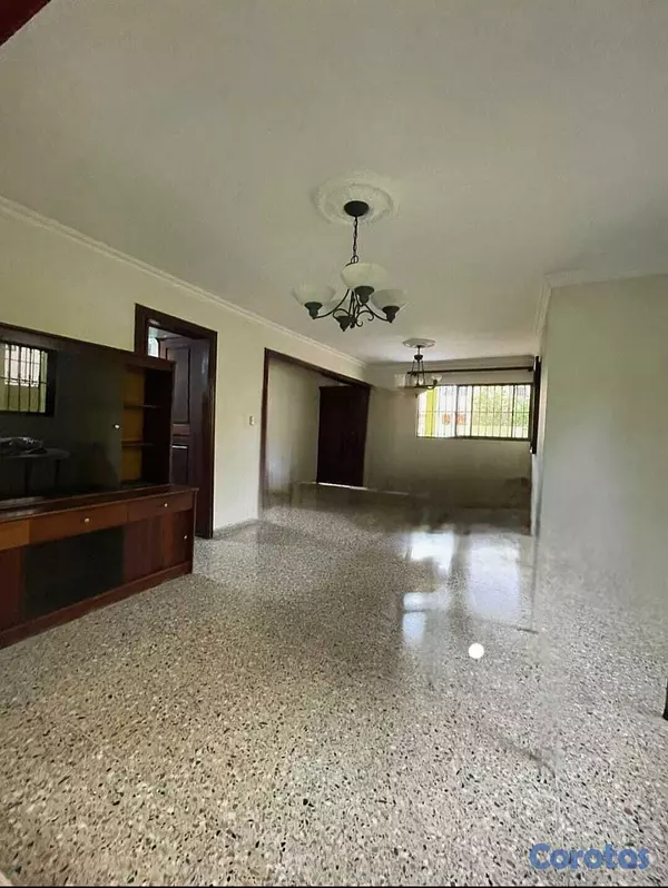 casas - Casa de 2 niveles en venta- Avenida Independencia  7