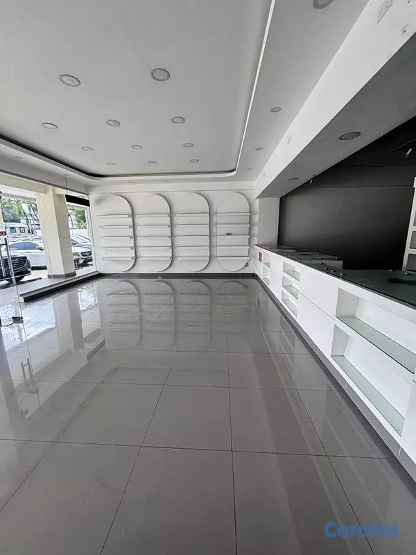 oficinas y locales comerciales - Local comercial de 106mt2 en alquiler Los Prados 2