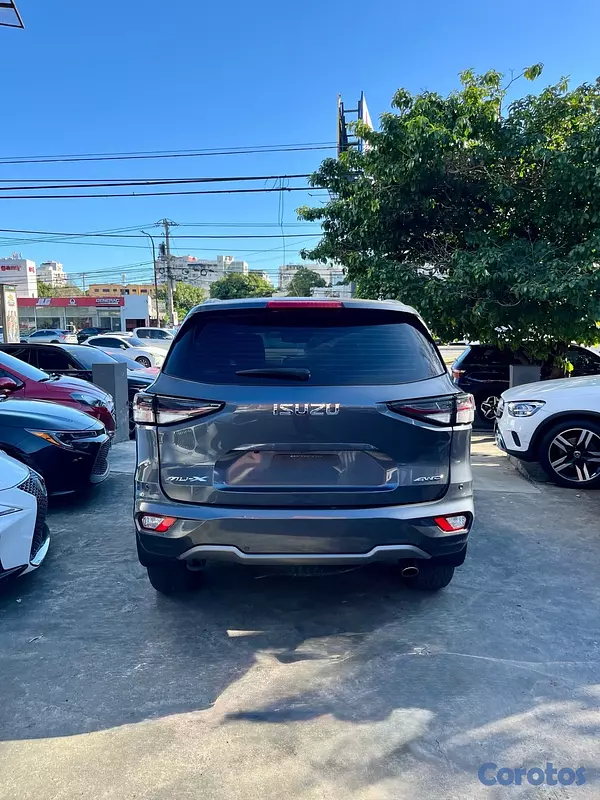 jeepetas y camionetas - Isuzu MUX 2024 6