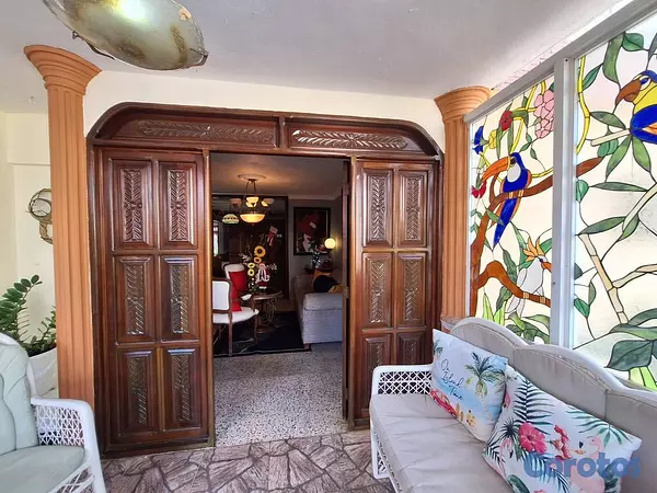 casas - Casa de 5 habitaciones 8 baños en venta en Colinas 5