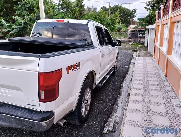 jeepetas y camionetas - Ford lariat 4x4 2018 15