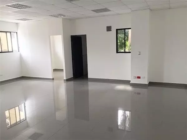 oficinas y locales comerciales - Local en los Prados  2