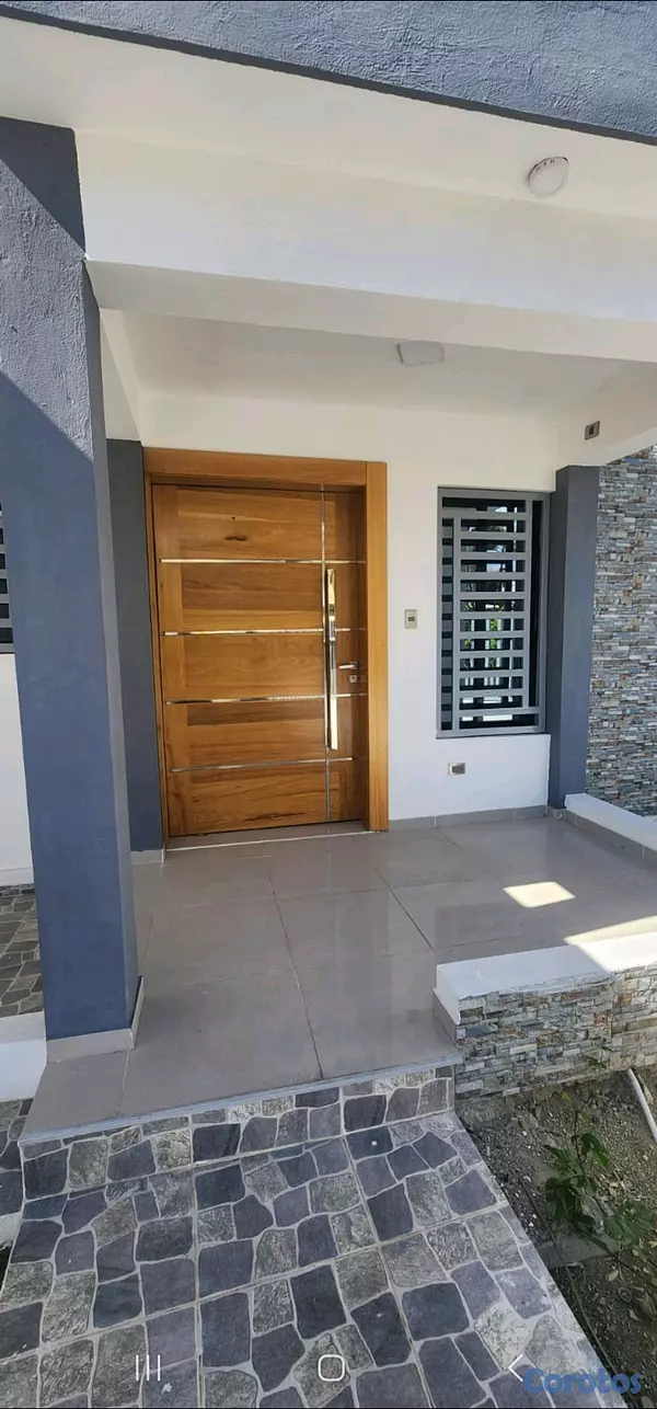 casas - Vendo casa con exelente ubicación en Urb Las Antillas  2