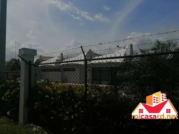 solares y terrenos - Solar Residencial de 96,500 metros en Boca Chica 9