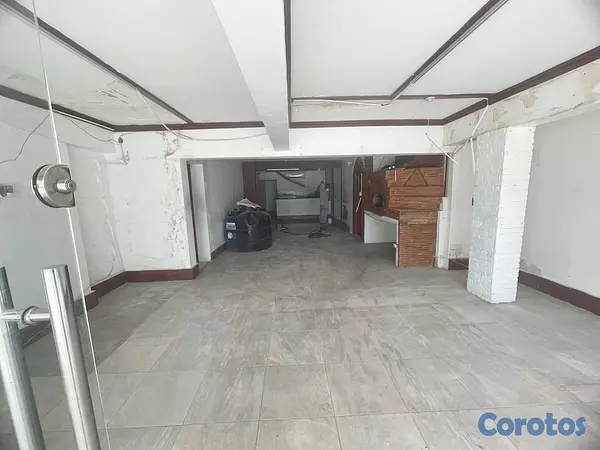 oficinas y locales comerciales - Local céntrico en Primer nivel 6