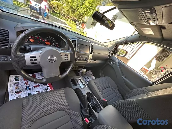jeepetas y camionetas - Vendo Nissan la más nueva del país  3