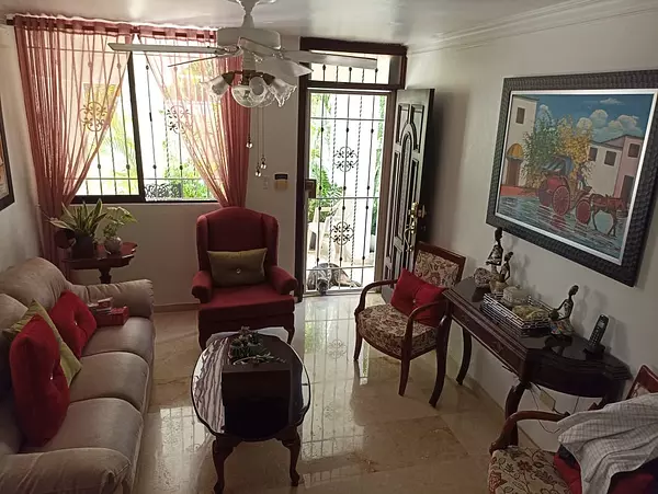 casas - Urbanización tropical, km 7 de la independencia. 

Hermosa casa con patio grande 9