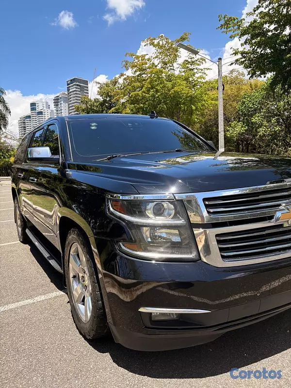 jeepetas y camionetas - Chevrolet Suburban 2017 9