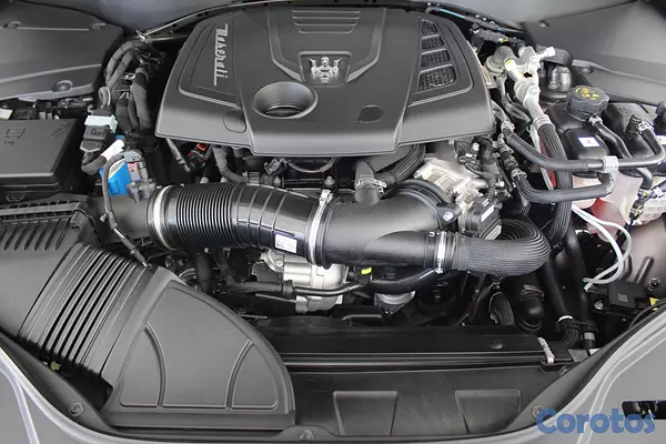 jeepetas y camionetas - Maserati Levante Hybrid 9