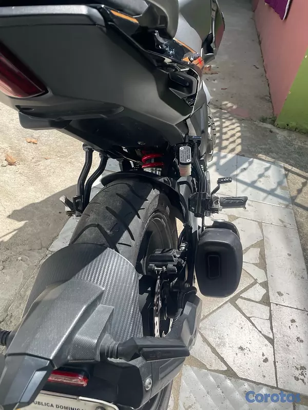 motores y pasolas - Loncin CR250 4V 2024 / Como Nuevo  5