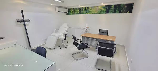 oficinas y locales comerciales - 🔵Alquilo Local comercial 1er piso  130 mts En Naco 
 4