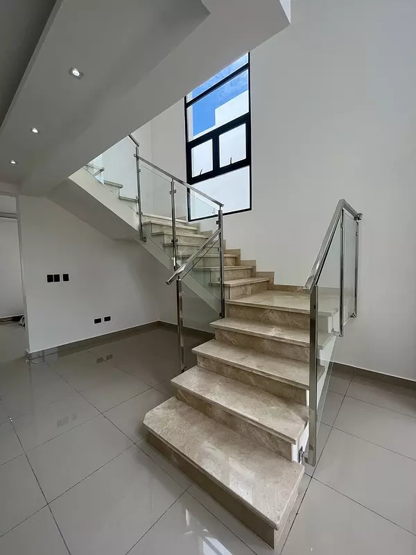 casas - Preciosa Casa Recien Construida en Proyecto Cerrado  4