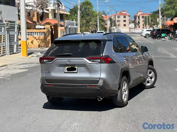 jeepetas y camionetas - Toyota RAV4 XLE 2021 AWD 8