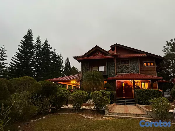 casas vacacionales y villas - Villa en Constanza de 4 habitaciones con 70mil metros de solar 5