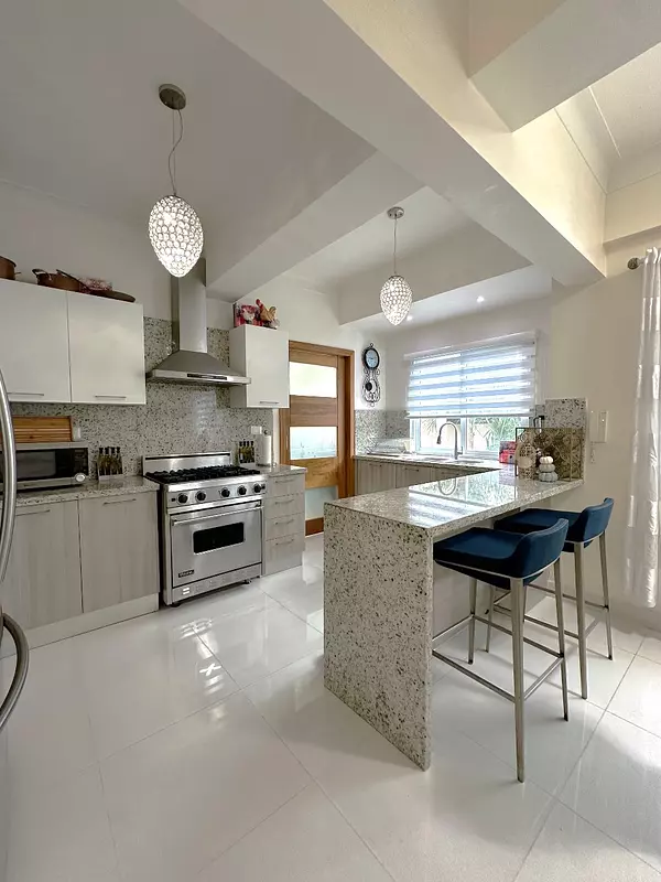 apartamentos - Bella Vista U$ 365,000 |3 habitaciones |4 parqueos 6