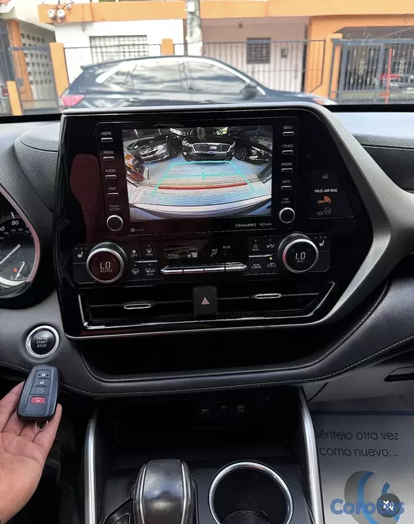 jeepetas y camionetas - Toyota Highlander XLE 2020 9