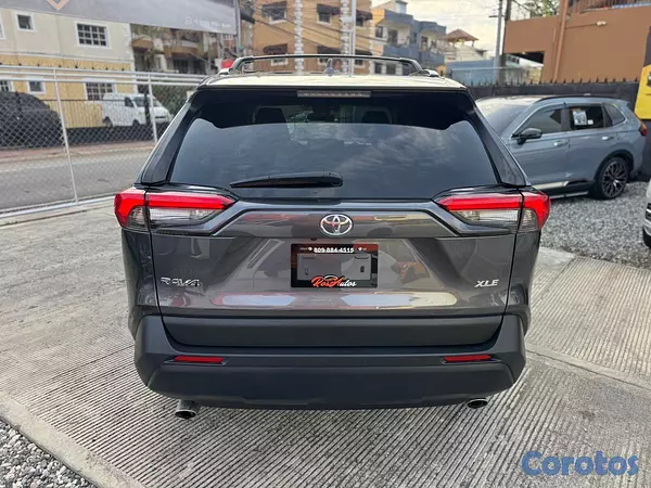 jeepetas y camionetas - Toyota Rav4 XLE 2022 5