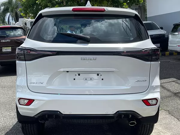 jeepetas y camionetas - Isuzu Mux 2026 3
