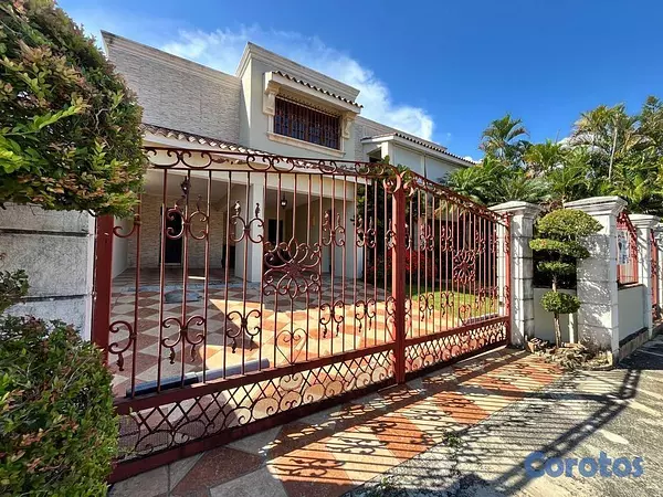 casas - Casa de 5 habitaciones 3 baños en alquiler en Juli 2