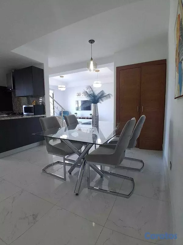 apartamentos - Apartamento Amueblado en piantini    US$ 2,500  (2 4